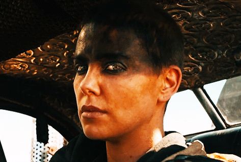 furiosa.gif (500×335) Imperator Furiosa, Immortan Joe, Shave My Head, Mad Max Fury, Mad Max Fury Road, Fury Road, Stuff And Thangs, Mad Max, Charlize Theron