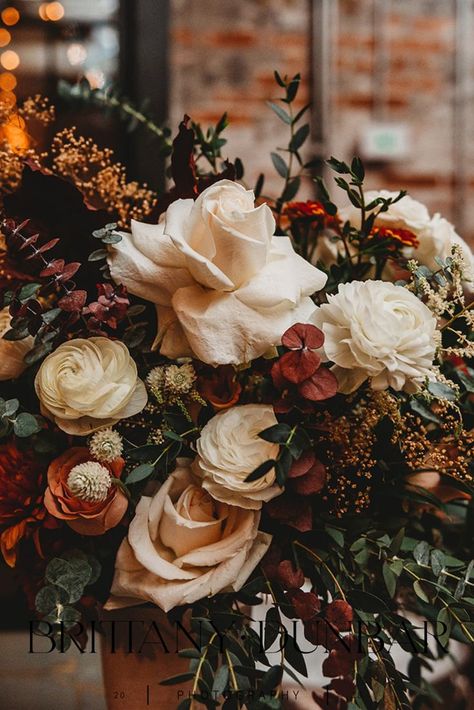 bridal florals Moody Wedding Flowers, Moody Wedding Decor, Romantic Wedding Colors, Moody Wedding Photography, Branch Trolls, Fall Wedding Tables, Mt Washington, Colors Wedding, Wedding Details Photography