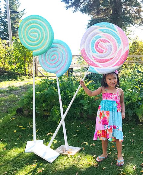 How to Make a Giant Ice Cream Prop Candy Props, Giant Ice Cream, Candy Decorations Diy, Giant Lollipops, Ice Cream Party Decorations, Candy Theme Birthday Party, Candy Themed Party, Lollipop Party, Candy Land Birthday Party