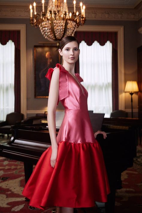 Combination Dresses, Resort 2020, Lela Rose, Runway Looks, Fashion Show Collection, Fashion 2020, Red Fashion, Fancy Dresses, Couture Fashion