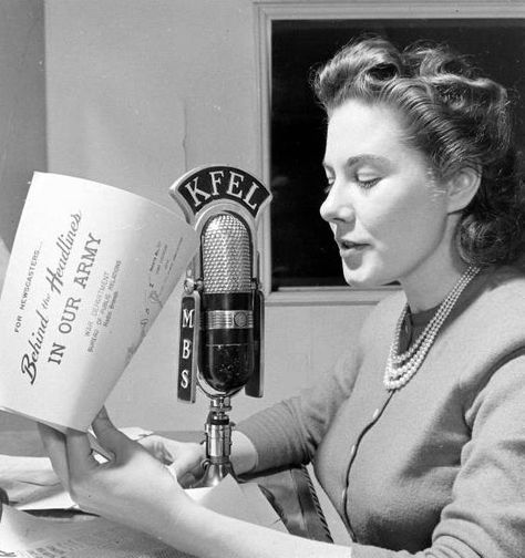 The gal behind the KFEL microphone is 22 year old Jean Hay a.k.a. Beverly of "Reveille With Beverly" fame. Marc Maron, Golden Age Of Radio, Dangerous Minds, Classic Television, The Golden Age, Comedy Central, 22 Years Old, Ham Radio, Dracula