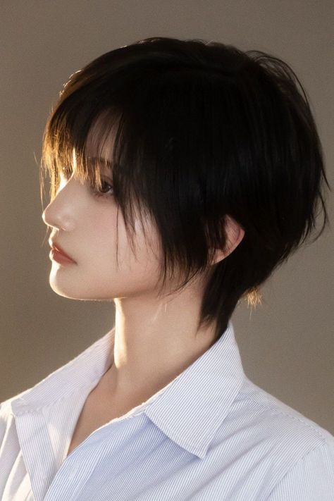 A pixie bob is a hairstyle that combines elements of a classic bob haircut and a short pixie haircut. it's essentially a longer, or a grown-out, pixie cut that has a bob like shape. #undercutpixiewithhairtattoo 😍 #hairtattoo #Hairology https://youtu.be/lCEMW1DsiR4 Tomboy Haircut, Short Hair Tomboy, Pixie Bob Haircut, Asian Short Hair, Hair Inspiration Short, Shot Hair Styles, Girl Haircuts, Short Pixie Haircuts, Girl Short Hair