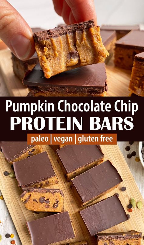 These pumpkin chocolate chip protein bars have a soft, chewy base that's made with pumpkin puree and almond butter, loaded with mini chocolate chips and then topped with a silky smooth fudge. This pumpkin protein bar recipe is vegan, gluten free and paleo friendly. Chocolate Chip Protein Bars, Protein Bars Vegan, Pumpkin Protein Bars, Pumpkin Protein, Vegan Protein Bars, Protein Bar Recipes, Pumpkin Chocolate Chip, Protein Desserts, Pumpkin Bars