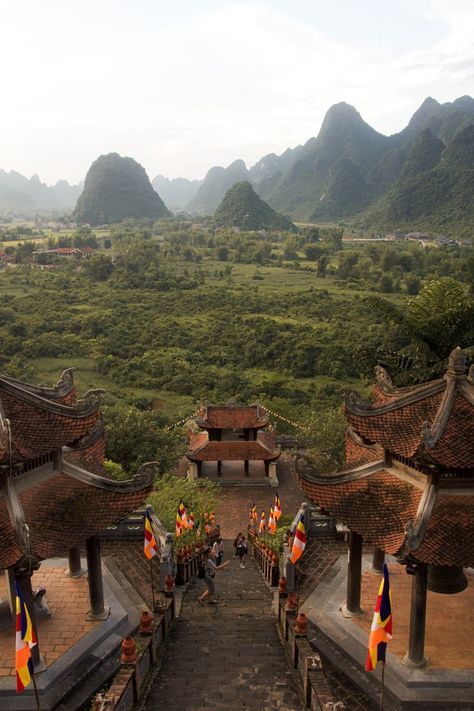 The Phat Tich Truc Lam Pagoda offering a stunning view with mountains and alot of greenery in cao Bang, Vietnam Traveling To Asia, Best Places To Travel In Asia, Vietnam Cambodia Itinerary, Ban Gioc Waterfall, Vietnam Places To Visit, Travelling South East Asia, Vietnam Da Nang, Southeast Asia Aesthetic, Vietnam Mountains