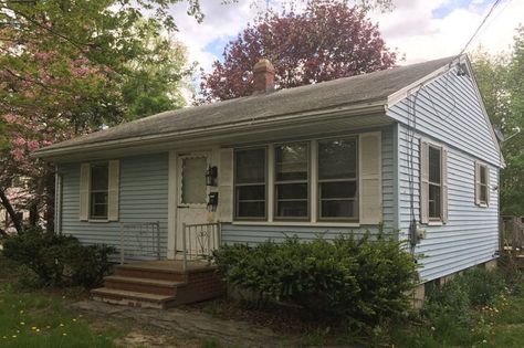 Before and After: We Can't Believe This is the Same House | Apartment Therapy Cottage Before And After, Small Country Home Exterior, Small Ranch House Interior Design, Ranch Remodel Before And After, 1950s Cottage, Small Ranch House, Ranch Makeover, Ranch Renovation, Cottage Makeover