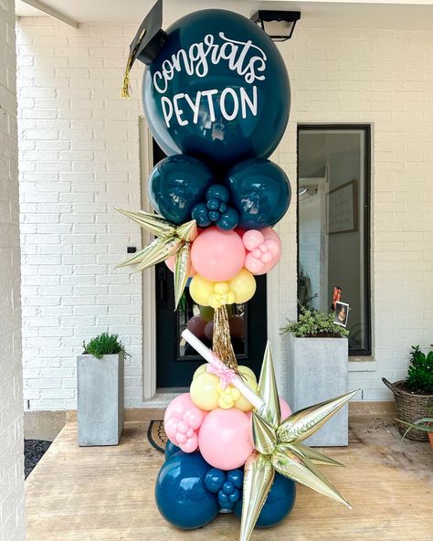 Bryan & College Station, Texas | Poppin’ Texas - Balloon Artists | Celebrate your grad in a BIG way with CRAZY TOWERS! 🌟 Standing at over 6 feet tall with the ability to last for MONTHS, these towers make… | Instagram Texas Balloon Garland, Balloon Tower, Beautiful Balloons, Balloons Decoration, College Station Texas, Graduation Balloons, Balloon Ideas, Balloon Delivery, College Station