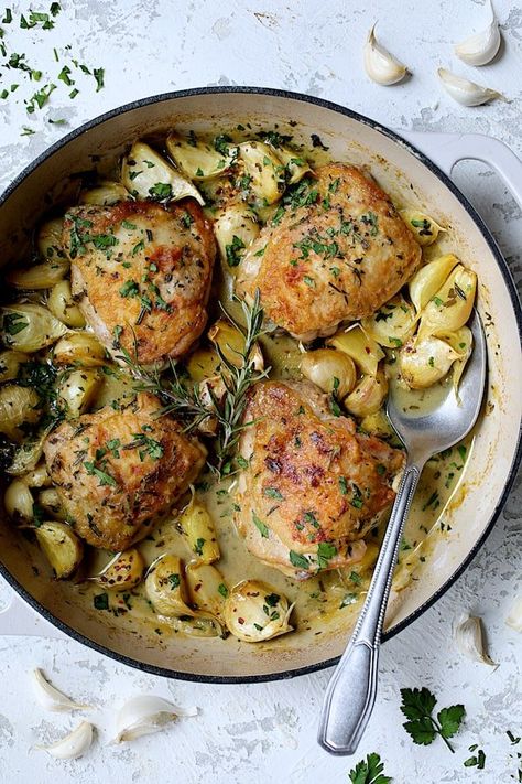 Crab Stuffed Chicken Breast, French Country Dishes, 40 Clove Garlic Chicken, Braised Chicken Thighs, Chicken Garlic, Chicken Tagine, Garlic Recipe, Bruschetta Chicken, Garlic Chicken Recipes