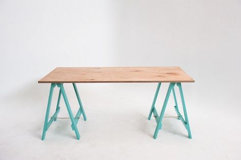 Seven Hands High Trestle Table/Remodelista...love the painted legs Trestle Table Desk, Trestle Table Legs, Trestle Desk, Scandinavian Light, Trestle Dining Tables, Trestle Table, Vintage Desk, Studio Decor, House And Home Magazine