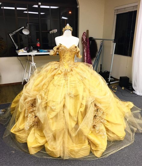 //8:07 pm// @jettelag ig: idfcemely Yellow Quinceanera Dresses, Yellow Quinceanera Dress, Princess Quinceanera Dresses, Gowns Princess, Off Shoulder Corset, Dresses Off Shoulder, Quinceanera Dresses Gold, Sweet 16 Dress, Pretty Quinceanera Dresses