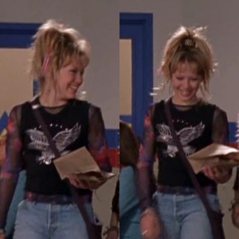 Y2k Lizzie Mcguire, Lizzie Mcguire Outfits Y2k, 2000s Disney Channel Aesthetic Outfits, Lizzie Mcguire Style, Lizzie Mcguire Inspired Outfits, Miranda Lizzie Mcguire Outfit, Y2k Disney Channel Outfits, Lizzy Mcguire Iconic Outfits, Channel Outfits Women