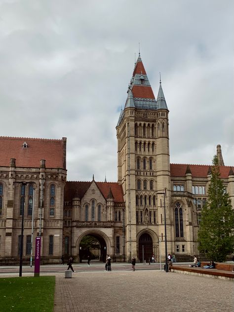 The University of Manchester arch Manchester Student Life, University Of Manchester Campus, The University Of Manchester, Uk Universities Aesthetic, Manchester Uk Aesthetic, Manchester University Aesthetic, University Of Manchester Aesthetic, Uni Of Manchester, Manchester Aesthetic