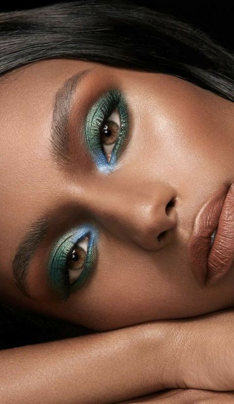 Green And Blue Eyeshadow Looks, Extravagant Makeup, Eye Makeup Trends, Green Eye Makeup, Beach Wedding Makeup, Maquillage On Fleek, Beach Looks, Bridal Eye Makeup, Eye Makeup Styles