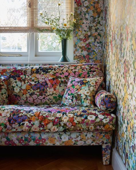 Floral Couch, Hollyhocks Flowers, Handmade Sofa, Sofa Handmade, Ground Beef Recipes Easy, Floral Interior, Beef Recipes Easy, Decoration Inspiration, Ground Beef Recipes