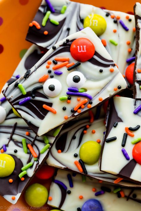 Halloween Foods, Easy Halloween Dessert Recipes, Halloween Dessert Recipes Easy, Halloween Dessert Recipes, Diy Halloween Food, Halloween Food Desserts, Halloween Dessert, Sally's Baking, Halloween Desserts