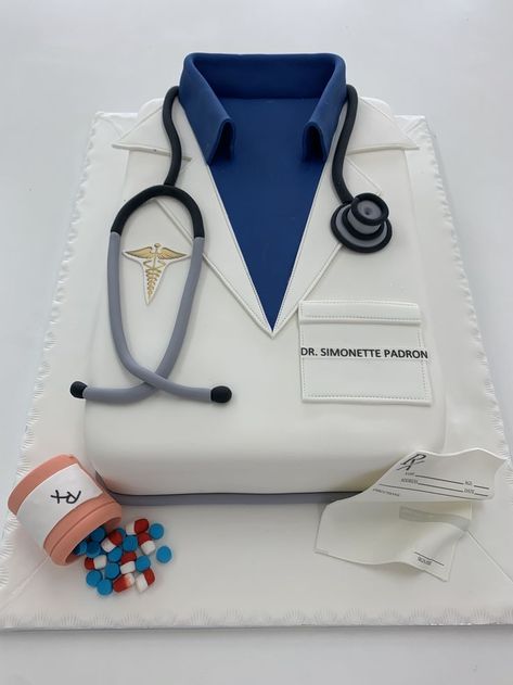 #congratsgrad #gradcake #graduationcake #cakes #cakeideas Doctor Cake Ideas Medical School Graduation, Medical Cakes Ideas, Doctor Cakes Ideas, Dr Cake Design, Medical Graduation Cakes, Cake For Doctor Graduation, Dr Graduation Cake, Doctor Cake Ideas Birthday, Dr Cake Ideas