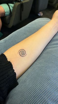 Cute Hand Poke Tattoos, Heart Spiral Tattoo, And Symbol Tattoo, Hand And Poke Tattoo, Swirl Stick And Poke, Simple Stuck And Poke Tattoo, Spiral Stick And Poke, Tiny Spiral Tattoo, Wave Stick And Poke