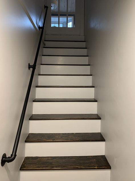 Closed In Staircase, Closed In Staircase Ideas, Enclosed Stairway, Closed Staircase Ideas, Enclosed Staircase Ideas, Closed Staircase, Stairs Entryway, Enclosed Staircase, Stairway Decor