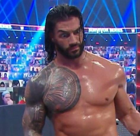 Tribal Chief Roman Reigns Memes, Wwe Funny Pictures, Wrestling Memes, Roman Reigns Smile, Wwe Funny, Roman Reigns Shirtless, Undertaker Wwe, Roman Regins, Wwe Pictures