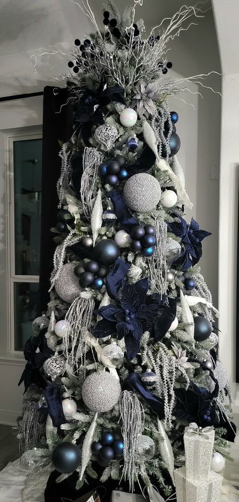 Winter wonderland christmas decor Black And Navy Christmas Tree, Navy White And Silver Christmas Tree, White Christmas Tree With Blue Lights, Blue And Gray Christmas Decor, Dark Blue And Silver Christmas Tree, Navy Silver Christmas Tree, Christmas Trees With Blue Decorations, Midnight Blue Christmas Tree, Silver Blue Christmas Decor