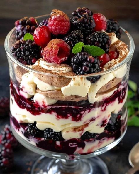 Berry Tiramisu Trifle Tiramisu Plating Ideas, Berries And Chocolate, Berry Tiramisu, Trifle Bowl Recipes, Tiramisu Trifle, Trifle Dessert Recipes, Light Dessert, Trifle Desserts, Trifle Recipe