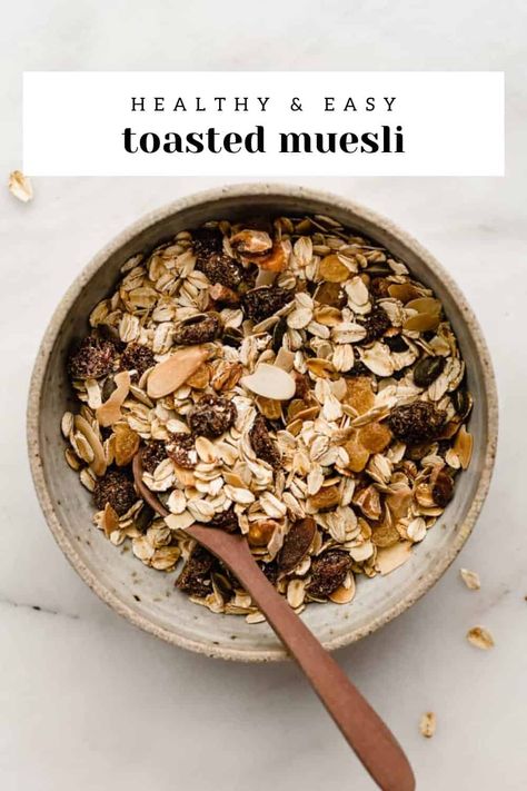 This toasted Easy Muesli recipe comes together in just 20 minutes for a healthy breakfast that can be enjoyed on its own, soaked in your favourite milk or served on top of yogurt! #mueslirecipe #healthybreakfast #breakfastrecipes #granolarecipe Healthy Muesli Recipe, Toasted Muesli Recipe, Healthy Muesli, Muesli Recipe, Chia Recipe, Homemade Almond Milk, Homemade Muesli, Granola Healthy, No Calorie Foods