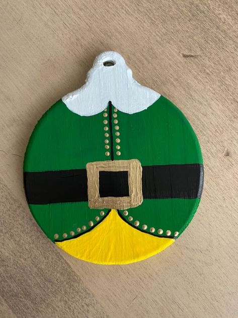 Homemade Wooden Ornaments Diy Christmas, Ornament Painting Ideas Canvases, Diy Round Wooden Christmas Ornaments, Cute Wood Ornament Ideas, Movie Christmas Ornaments, Elf Wood Slice Ornament, Wood Ornament Decorating Ideas, How To Paint Wooden Christmas Ornaments, Christmas Painting Ornaments Ideas