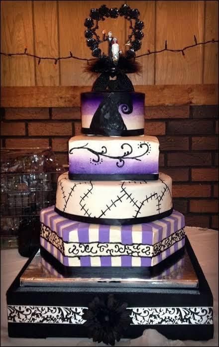 Nightmare Before Christmas Wedding Cake, Wedding Nightmare, Cakes Disney, Christmas Wedding Cake, Gothic Wedding Cake, Nightmare Before Christmas Cake, Gothic Cake, Halloween Wedding Cakes, Christmas Wedding Themes