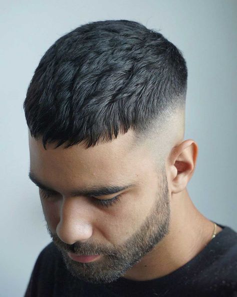 Crew Cut Hair, Very Short Hair Men, Caesar Haircut, Short Fade Haircut, High Fade Haircut, Buzz Cut Hairstyles, Crop Haircut, Men Haircut Curly Hair, Hairstyles Winter