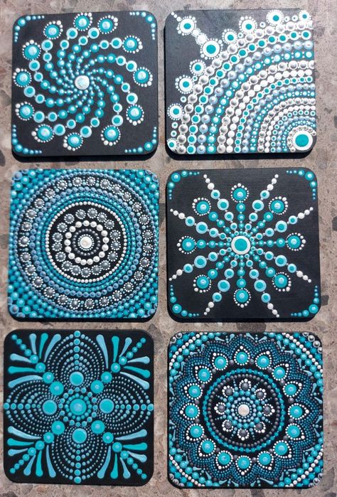 Coaster Dot Painting, Dot Mandala Painting On Ceramic Tile, Coaster Dot Mandala, Simple Dot Mandala Design, Coaster Mandala Art, Dot Art On Coasters, Dot Painting On Coasters, Mandala Coasters Painted, Dot Art Coasters