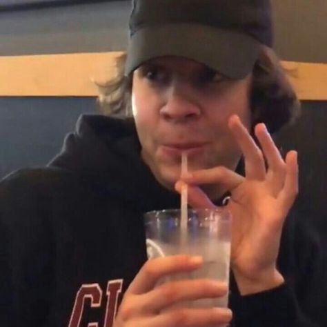 LOOK AT HIM HE IS LITERALLY THE "spill the tea" SIS MEME Vibey Pictures, Tea Meme, Spill The Tea, David Dobrik, Vlog Squad, Cap Ideas, Reaction Memes, Reaction Pics, Relationship Memes