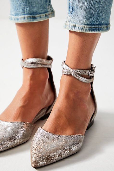 Navy Dress Silver Shoes, Fall Flats 2024, Flats For Wedding Guest, Diy Heels, Winter Flats, Metallic Ballet Flats, Pointed Flats Shoes, Dressy Flats, Gauze Skirts