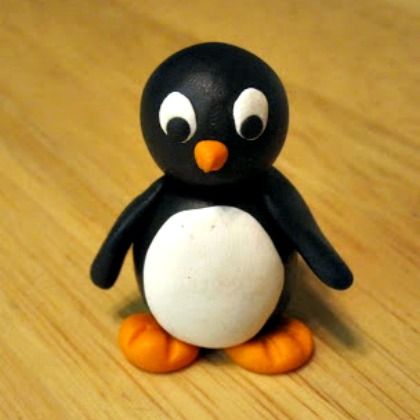 FRIENDLY PENGUIN Polymer Clay Penguin, Clay Penguin, Clay Art For Kids, Clay Projects For Kids, Easy Clay Sculptures, Easy Polymer Clay, Clay Monsters, Clay Crafts For Kids, Clay Moulding