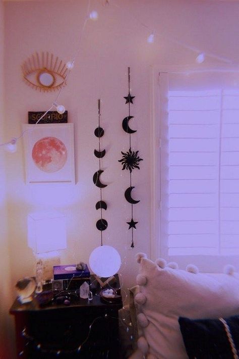 Diy Moon, Blue Halloween, Decorations Bedroom, Vintage Bedroom Decor, Diy Wand, Dorm Room Inspiration, Teen Room Decor, Vintage Bedroom, Teen Bedroom Decor