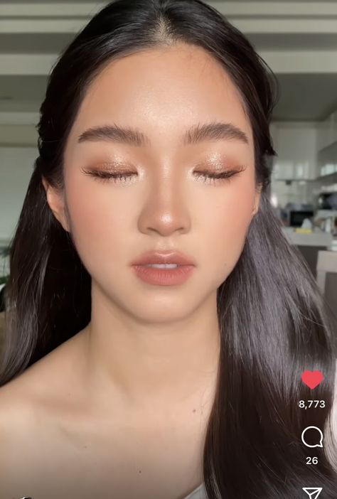 Graduation Look Makeup, Bride Makeup Natural, No Make Up Make Up Look, Membentuk Alis, Mekap Mata, Asian Makeup Looks, Asian Bridal Makeup, Soft Makeup Looks, Bridal Makeup Natural