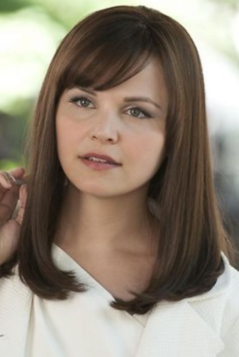 Ginnifer Goodwin, round face hair cut Hairstyles For Fat Faces, Short Hair Cuts For Round Faces, Hairstyles Tutorial, Bangs For Round Face, Ginnifer Goodwin, Easy Hairstyles For Medium Hair, Oval Face Hairstyles, Hair With Bangs, Round Face Haircuts