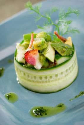 Fancy Avocado Apple Salad – SheKnows Cooking Activities For Kids, Salad Presentation, Fancy Salads, Cooking Activities, Veggie Spring Rolls, Salad Cake, Food Plating Techniques, Gourmet Food Plating, Gourmet Salad