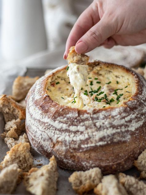 Cheese and Bacon Cob Loaf - Recipes by Carina Cobb Loaf Dip, Cobb Loaf, Cob Loaf Dip, Cheesy Bacon Dip, Cob Loaf, Weekend Recipes, Bacon Dip, Cheesy Dip, Cheese Dip Recipes