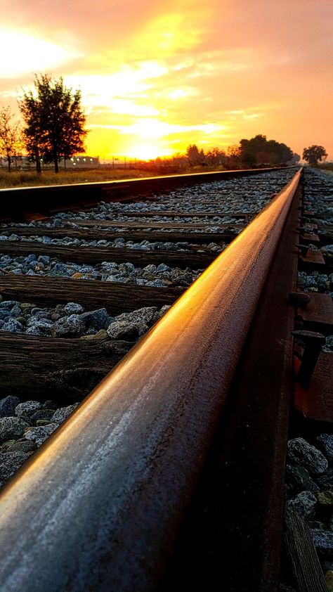 Picture taken on drive home from work with the sun setting behind tracks in Central California. Leading Lines Photography, Railroad Track Pictures, Trend Moodboard, Black Hd Wallpaper Iphone, Rural Photography, Track Pictures, Leading Lines, Line Photography, Simple Wallpaper