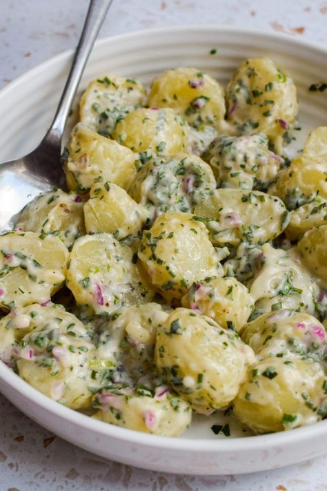 Deli Potato Salad Recipe, Recipe With Red Onion, Deli Potato Salad, Mayonnaise Sauce, Jewish Deli, Jewish Cuisine, Shabbat Dinner, Potato Salad Recipe, Ambrosia Salad