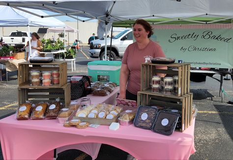 Food Vendor Booth Ideas Bake Sale, Baking Stand Ideas, Baking Booth Display, Baked Goods Vendor Display, Cookie Farmers Market Display, Bakery Stand Farmers Market, Vendor Booth Display Ideas Baked Goods, Dessert Pop Up Shop Display Ideas, Baking Vendor Booth Display Ideas