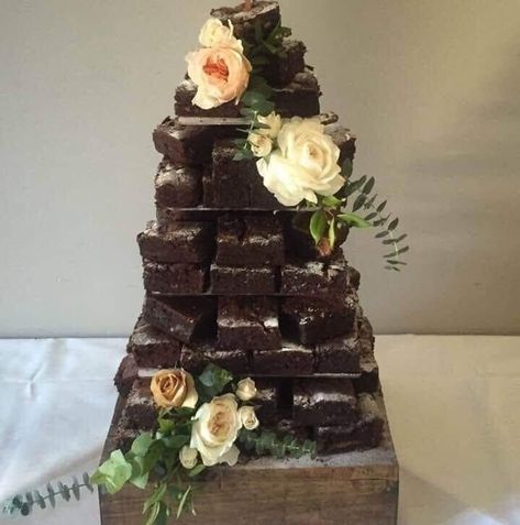 Salted caramel brownies stacked and decorated with fresh flowers.  #weddingcakes #weddingcake #browniestack #saltedcaramelbrownies #brownies #wedding Brownie Stack Wedding Cake, September Wedding Cake Ideas, Brownie Stack Cake, Brownies Wedding, Brownie Wedding, Brownie Stack, Brownie Wedding Cakes, Stack Cake, Wedding Brownies