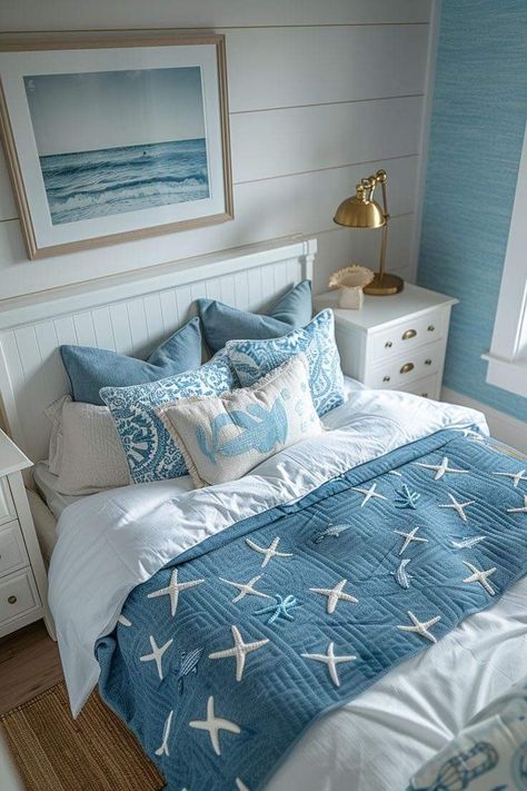 Costal Room Inspiration, Preppy Beach Room, Beach Theme Bedroom, Costal Bedroom, Coastal Room Decor, Ocean Room Decor, Beachy Room Decor, Organiser Cucina, Ocean Themed Bedroom