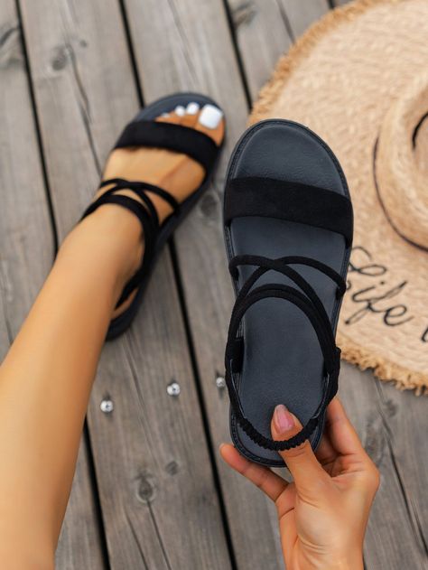 Women Flat Sandals, Pretty Sandals, Shoes Heels Classy, Simple Sandals, Shoes Outfit Fashion, Stunning Shoes, Sneakers Mode, Girly Shoes, Slingback Sandals