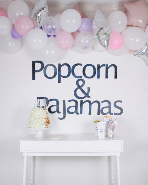 Movie night themed birthday party is a great way to celebrate as a family. Check out this popcorn and pajamas simple party with free printables at https://www.arinsolangeathome.com #party #birthdayparty #movieparty Movie Night Themed Birthday Party, Movie Night Birthday Party Ideas, Indoor Movie Night, Birthday Movie Night, Movie Theme Birthday Party, Movie Night Birthday, Girls Night Movies, Night Birthday Party, Movie Night For Kids