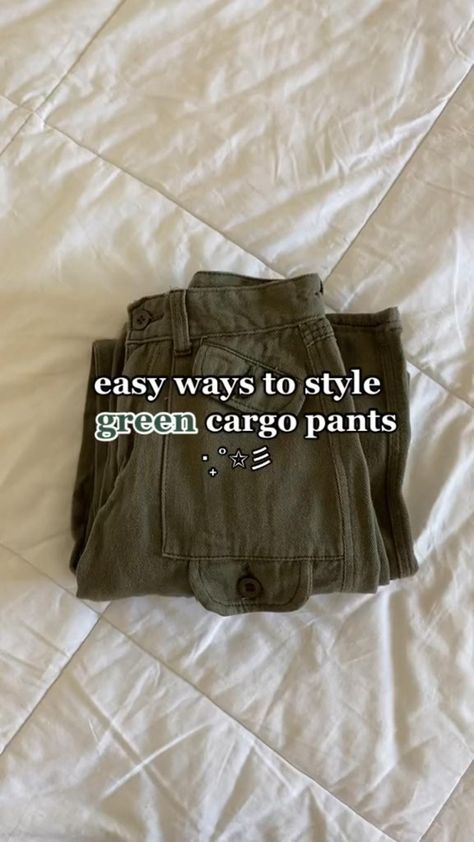 44 Degree Weather Outfit, Style Green Cargo Pants, Blue Cargo Pants Outfit, Green Cargo Pants Outfit, Cargo Outfit, Aesthetic Types, Downtown Outfits, Punk Aesthetic, Cargo Pants Outfit