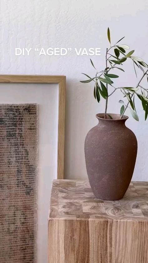 Straightforward DIY Classic impressed stone Vase- #DIY #Easy #Inspired #Stone #vase #Vintage Check more at https://howcandothis.com/diyideas/straightforward-diy-classic-impressed-stone-vase/ Aged Vase, Diy Vase Decor, Diy Painted Vases, Diy Concrete Planters, Diy Lampe, Stone Vase, Craft Room Decor, Diy Pottery, Diy Home Furniture