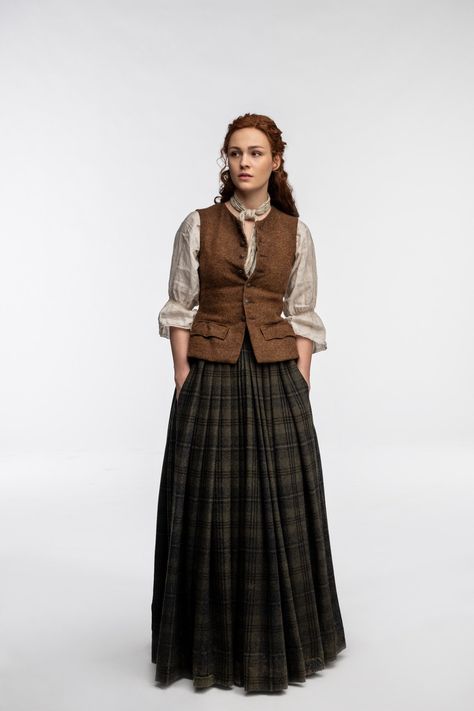 Emeline Letellier on Twitter: "Day 423 season 4 ♥️👑💯🥰 #outlander #outlanderseason4 #brianna #mackenziemonday #themackenzies #sophieskelton #mondays #queen #wc #briannafrasermackenzie #500daysofoutlander… https://t.co/xtwm6Uuu3g" Outlander Brianna, Traditional Scottish Clothing, Brianna Fraser, Outlander Style, Scottish Dress, Outlander Costumes, Scottish Clothing, Outlander Season 4, Outlander 3