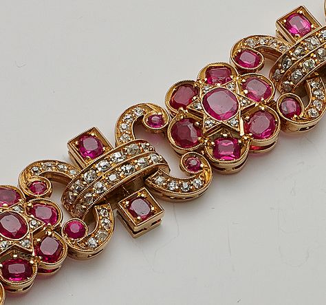 A magnificent antique c.1900 Victorian turn of the century ruby and diamond bracelet possibly by Garrard, London Antique Ruby Jewelry, Ruby Diamond Bracelet, Vintage Diamond Bracelet, Hand Ornaments, Ruby Bangles, Jewellery Women, Burmese Ruby, Diamond Bracelet Design, Mogok