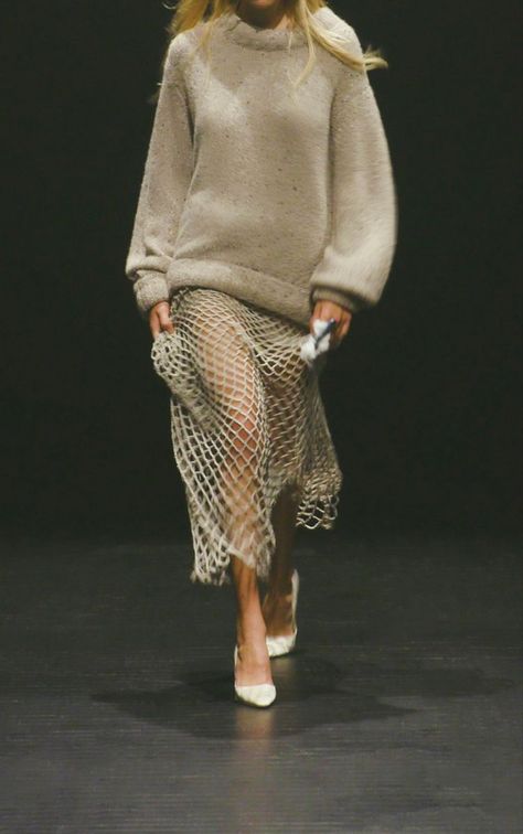 Fishnet Sweater Outfit, Fishnet Skirt Outfit, Fishnet Dress Outfits, Fishnet Sweater, Crochet Skirt Outfit, Fishnet Skirt, Fall 2023 Fashion Trends, Fall 2023 Fashion, Street Style Fall Winter