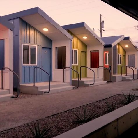 City builds gorgeous tiny house village out of freight containers so homeless can have a home House Design Green, Tiny House Decorating Ideas, Small House Communities, Homeless Shelter Design, Homeless Housing, House Plans South Africa, Tiny House Village, Shelter Design, Community Housing